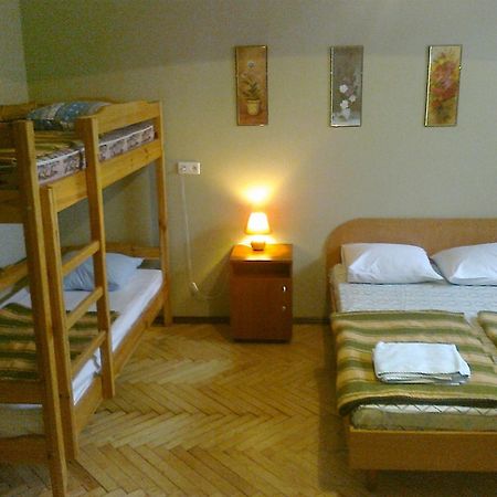Yaroslav Hostel Kiev Dış mekan fotoğraf