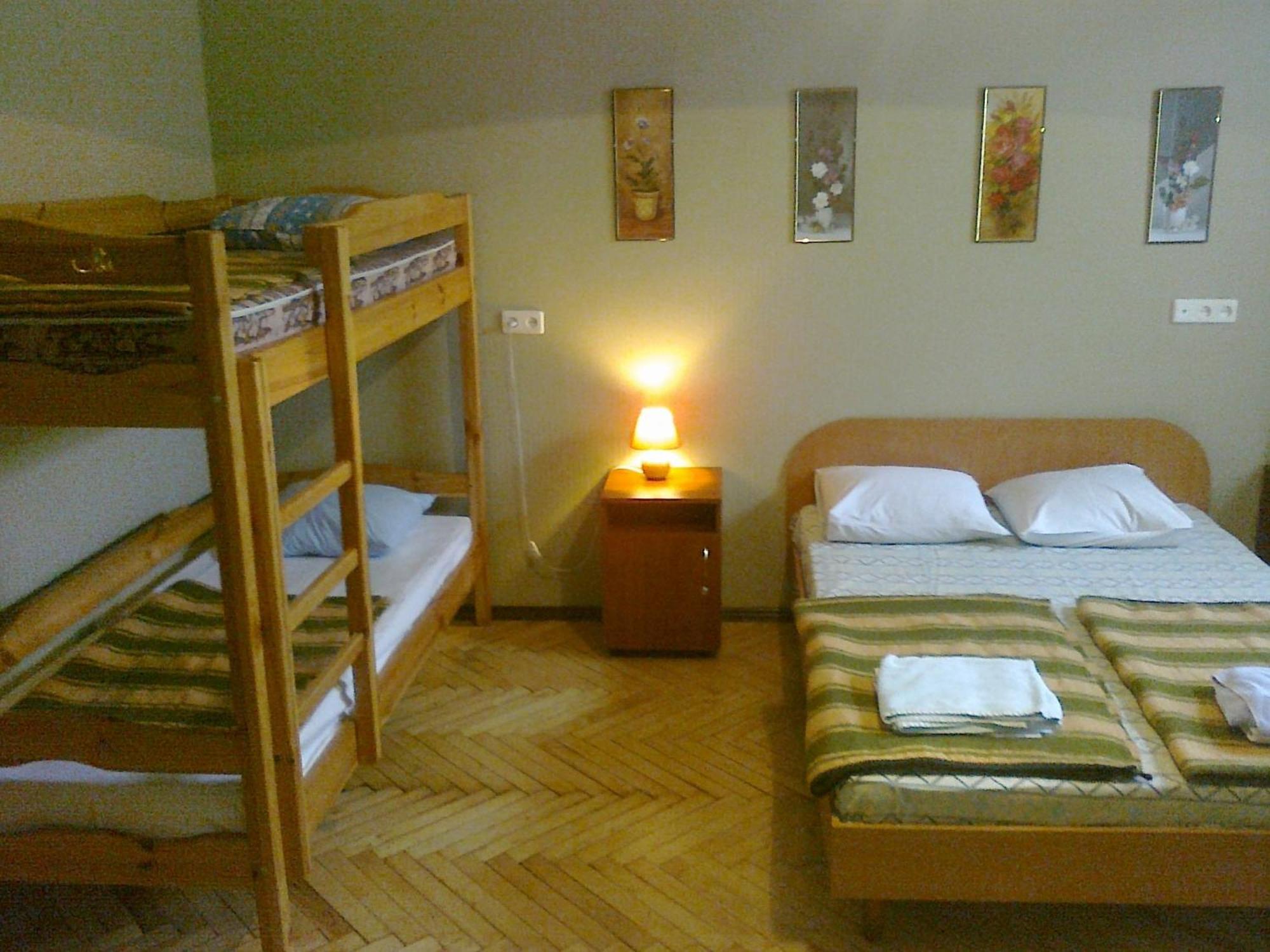 Yaroslav Hostel Kiev Dış mekan fotoğraf